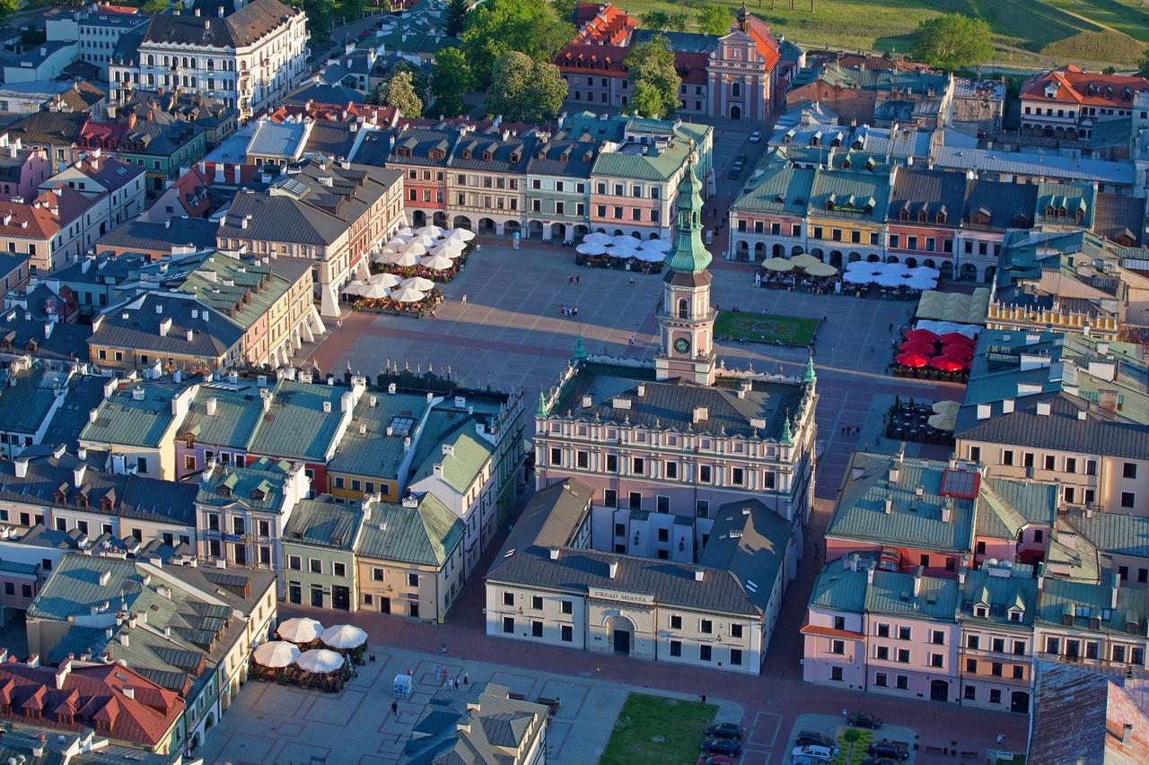 Pokoje Goscinne Osir Zamość エクステリア 写真