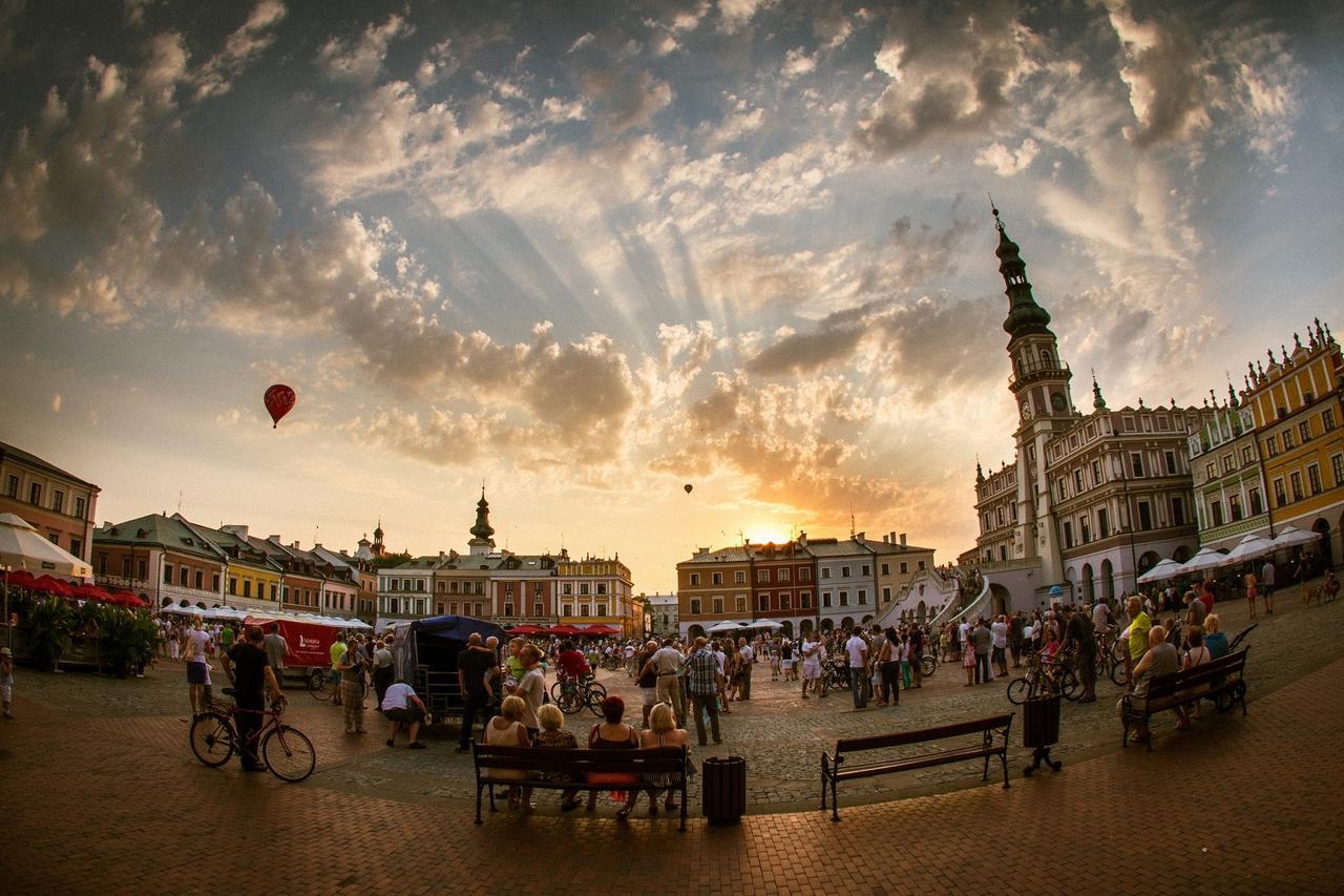 Pokoje Goscinne Osir Zamość エクステリア 写真